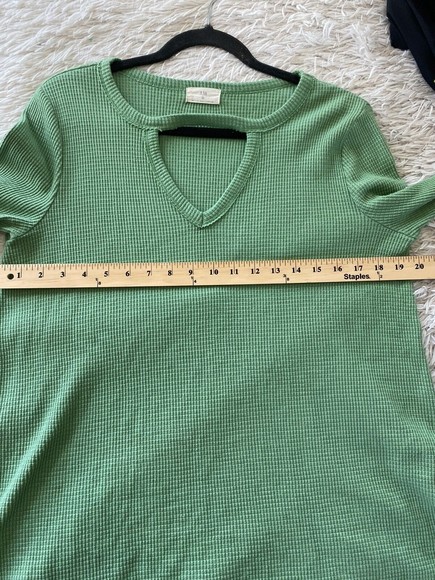 ANTHROPOLOGIE T.La GREEN NADIA CUT OUT THERMAL WAFFLE TUNIC TOP SMALL - Picture 9 of 12